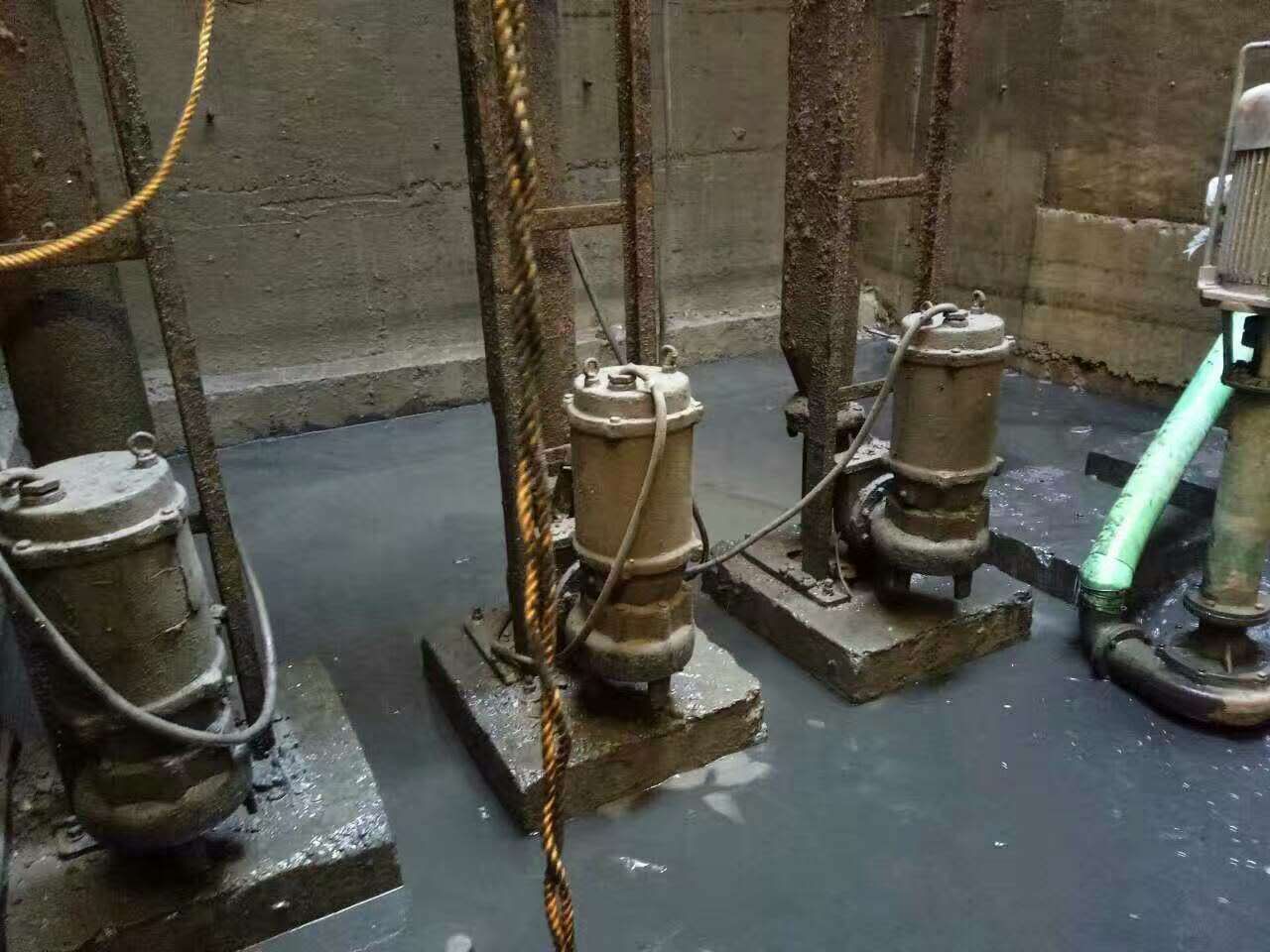 津市污水池清理