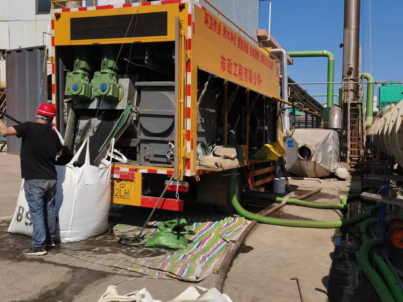 津市淤泥压干处理